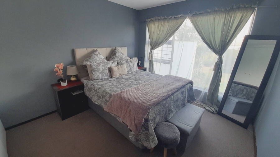 2 Bedroom Property for Sale in Kosmos Ridge North West